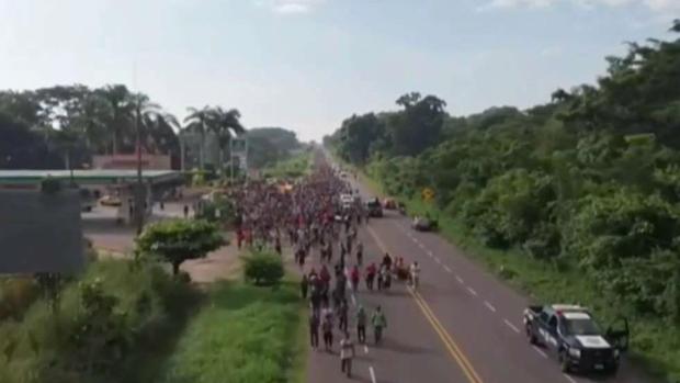 Caravana de migrantes avanza por México
