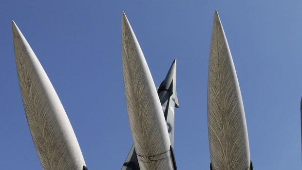 El rugido de misiles nucleares hace temblar al mundo