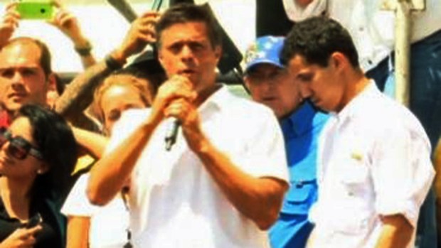 Video: Venezuela: ordenan arresto de opositor
