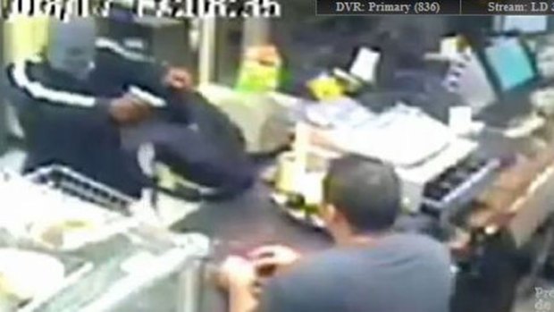Video: Frustra intento de robo con machete