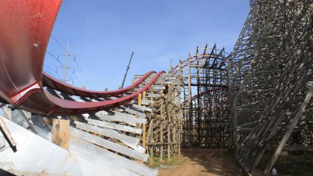 Video: Investigan muerte de latina en Six Flags