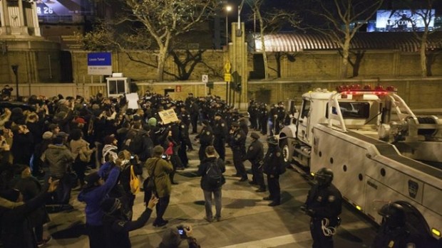 Video: Garner: Más de 80 arrestos ante protestas