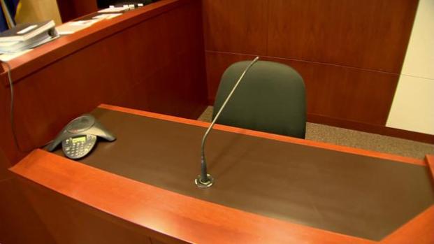 Caso de tiroteo en cine acapara la atención de la prensa