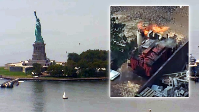 Evacúan Liberty Island ante explosión de tanques de gas propano
