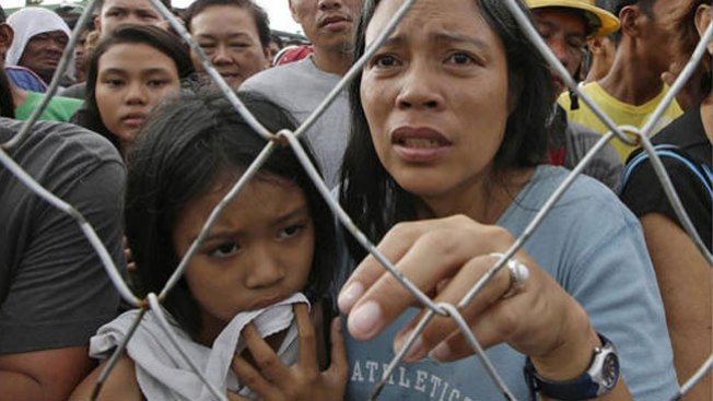 Saqueos para poder comer en Filipinas