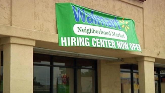 Walmart genera furor al ofrecer empleos