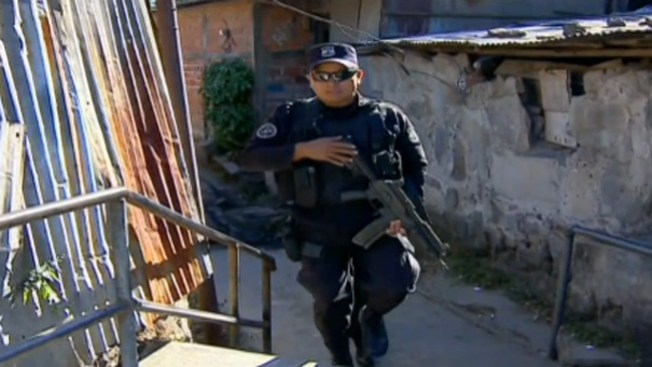 Arrestan a hombre por hacer citas sexuales con menores