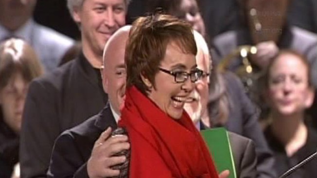 Giffords renueva su fe en Estados Unidos