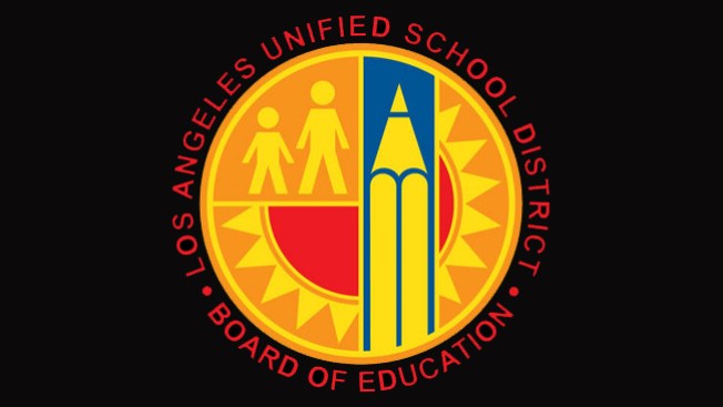 Furia contra líderes escolares de L.A.