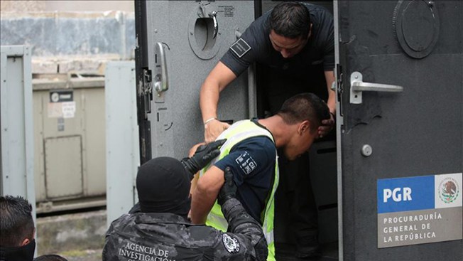 Arrestan a hombre por hacer citas sexuales con menores