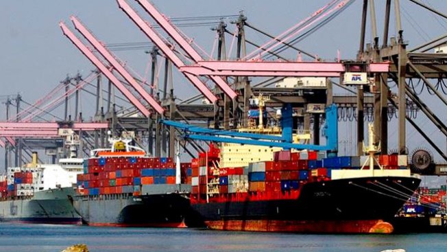 Puerto de L.A. sigue paralizado